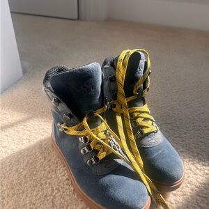 SOREL Blue Hiking Waterproof Boots with Yellow Laces